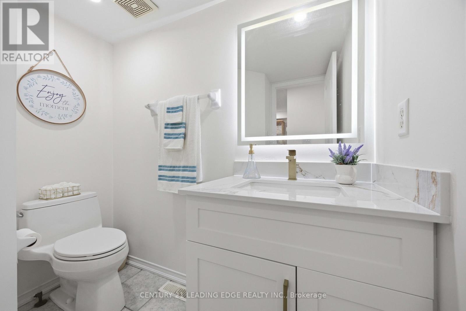 38 Viella Street, Toronto, Ontario  M6N 5C8 - Photo 12 - W12982742