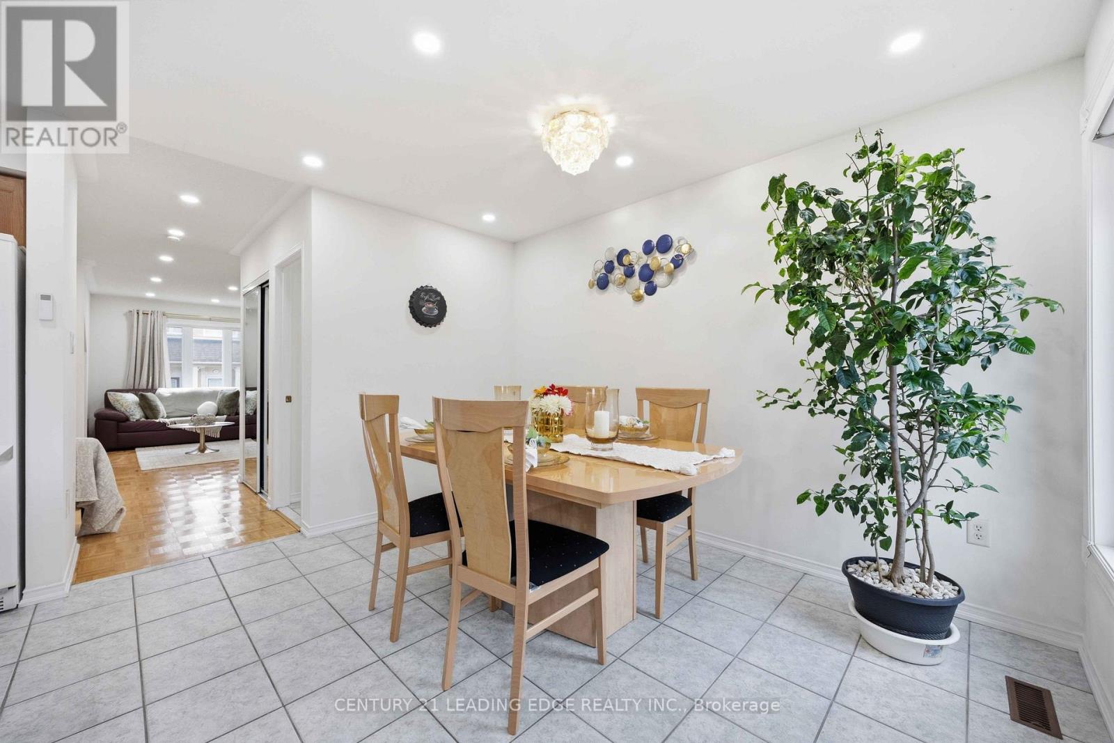 38 Viella Street, Toronto, Ontario  M6N 5C8 - Photo 19 - W12982742