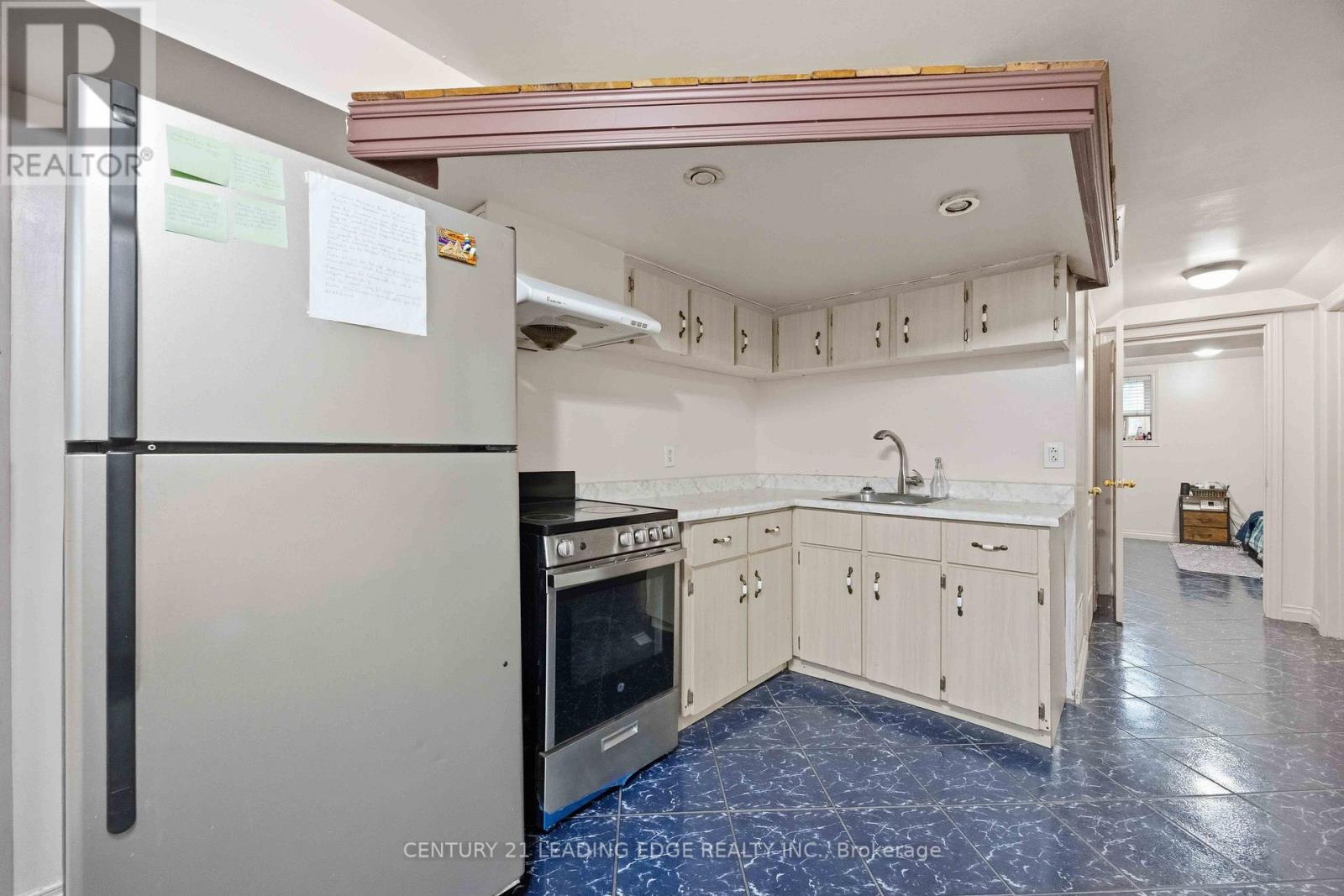 38 Viella Street, Toronto, Ontario  M6N 5C8 - Photo 35 - W12982742