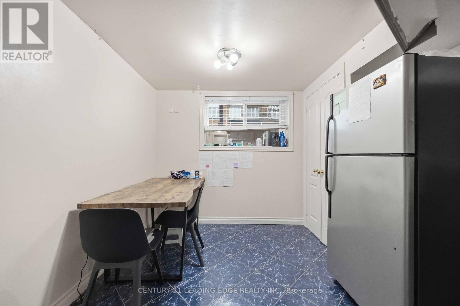 38 Viella Street, Toronto, Ontario  M6N 5C8 - Photo 36 - W12982742