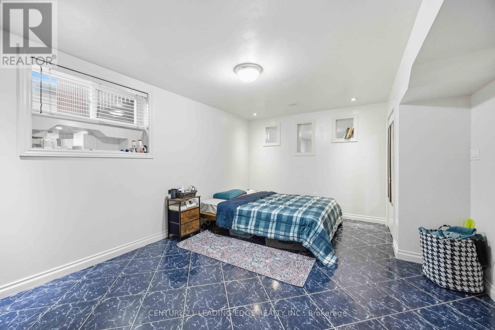 38 Viella Street, Toronto, Ontario  M6N 5C8 - Photo 38 - W12982742