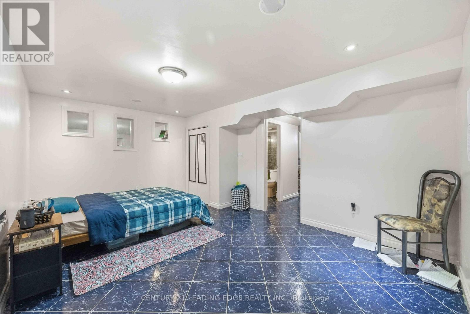 38 Viella Street, Toronto, Ontario  M6N 5C8 - Photo 39 - W12982742