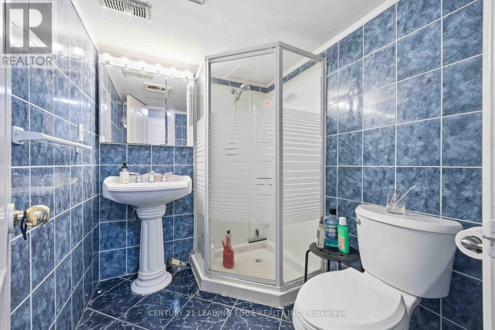 38 Viella Street, Toronto, Ontario  M6N 5C8 - Photo 40 - W12982742