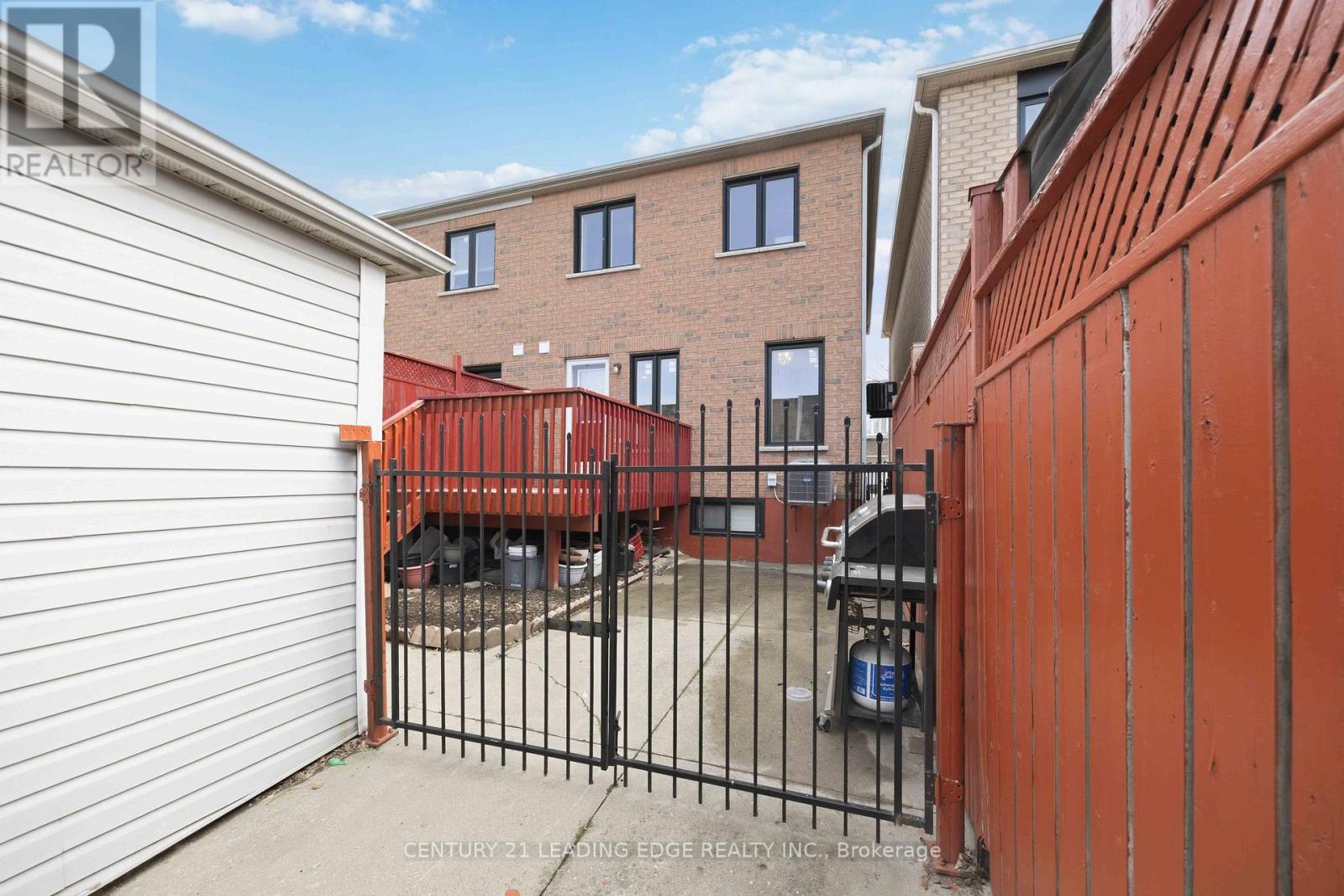 38 Viella Street, Toronto, Ontario  M6N 5C8 - Photo 44 - W12982742