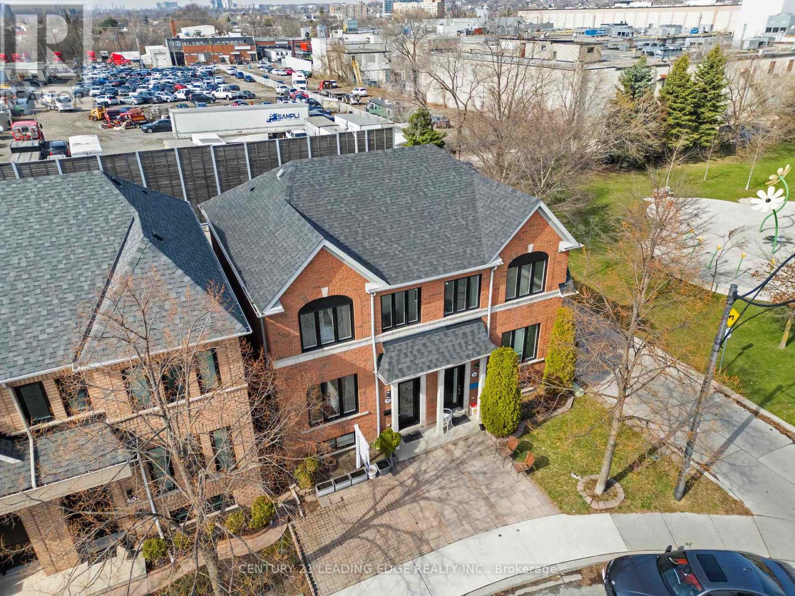 38 Viella Street, Toronto, Ontario  M6N 5C8 - Photo 47 - W12982742