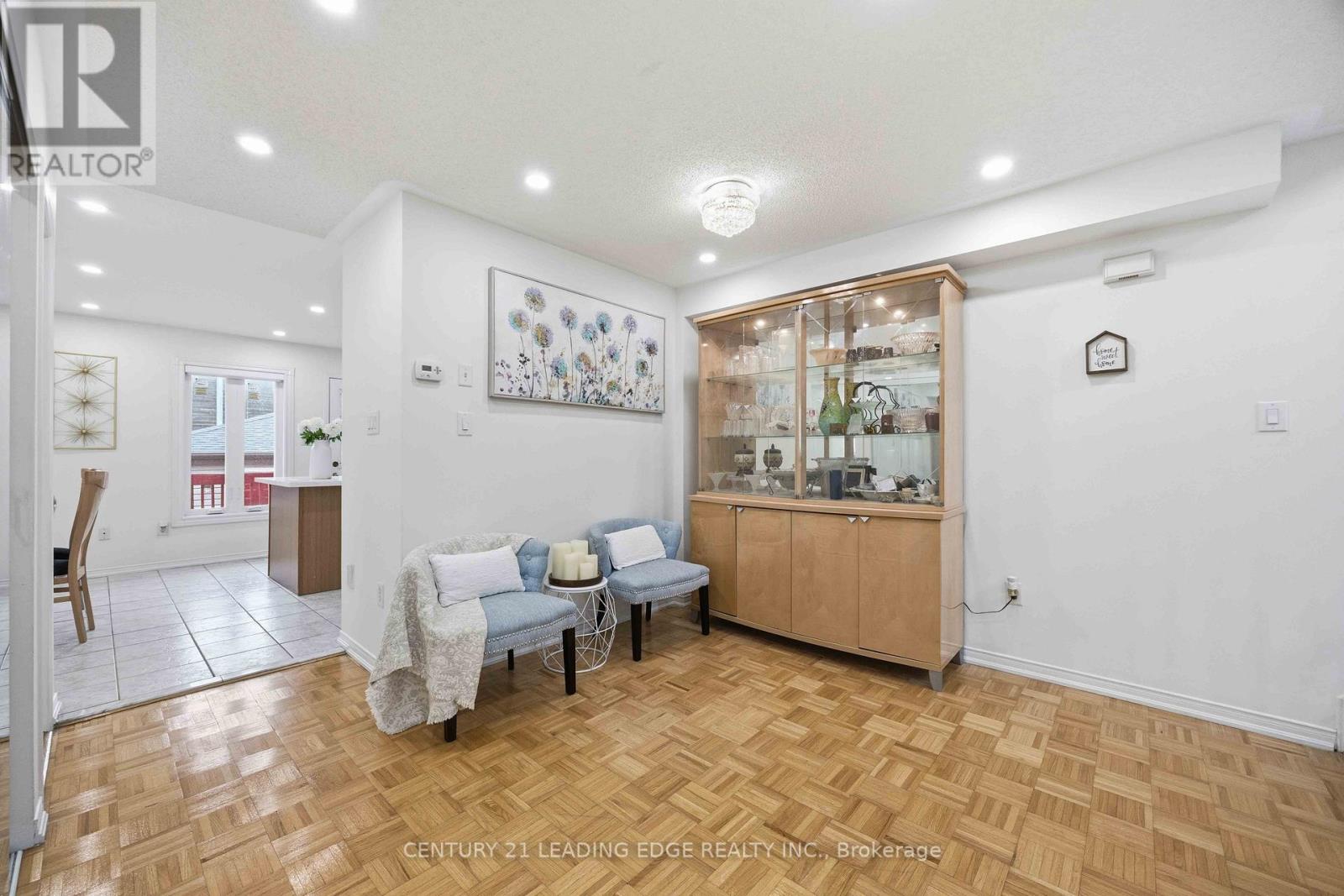 38 Viella Street, Toronto, Ontario  M6N 5C8 - Photo 5 - W12982742