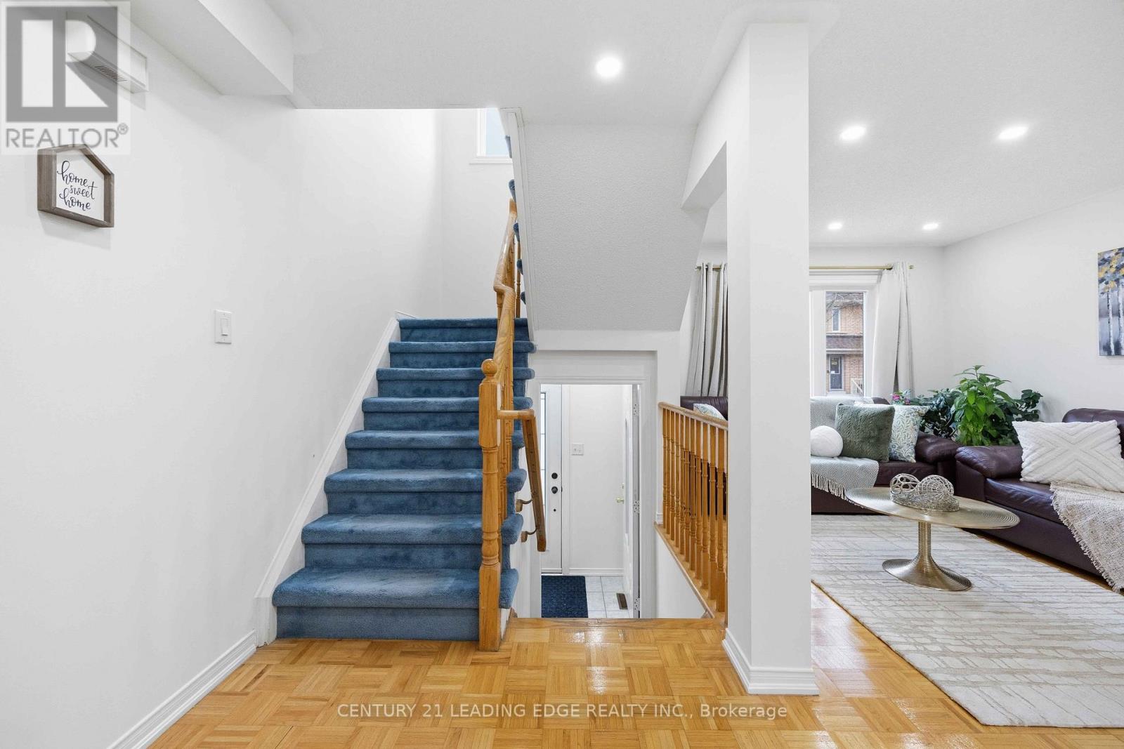 38 Viella Street, Toronto, Ontario  M6N 5C8 - Photo 6 - W12982742