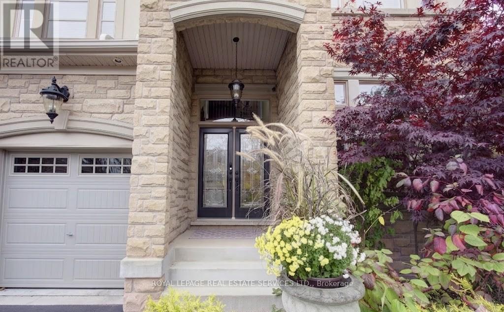 3244 Ribble Crescent, Oakville, Ontario  L6M 0B1 - Photo 2 - W12982744