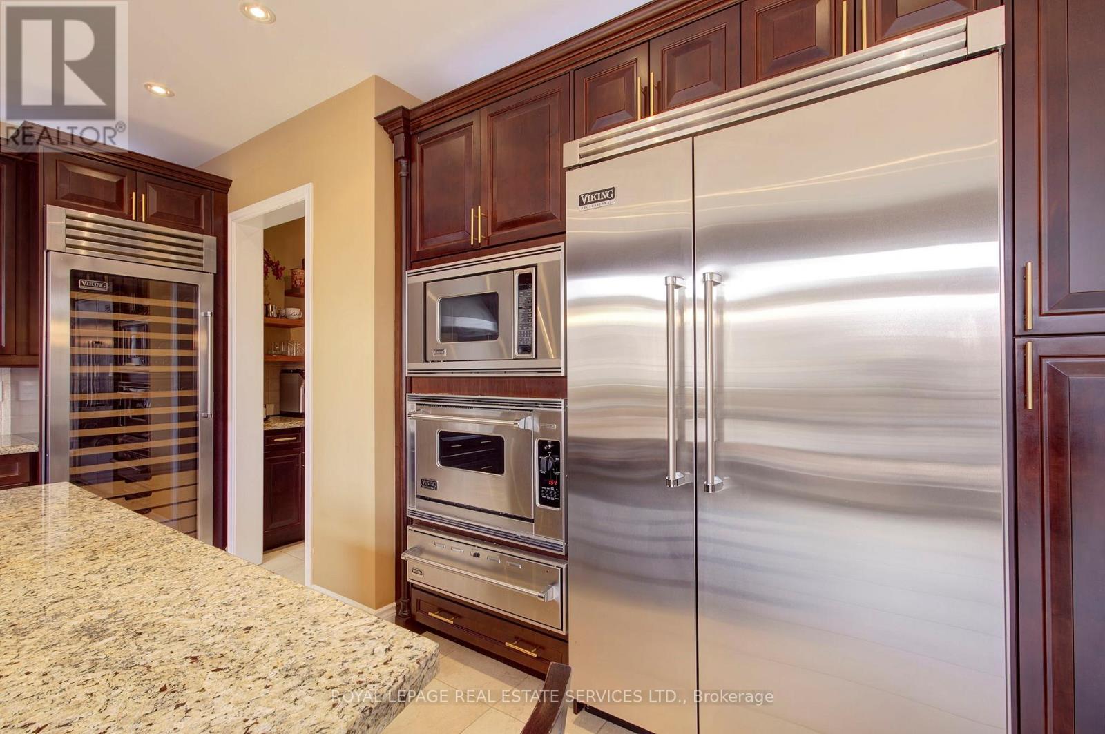 3244 Ribble Crescent, Oakville, Ontario  L6M 0B1 - Photo 9 - W12982744