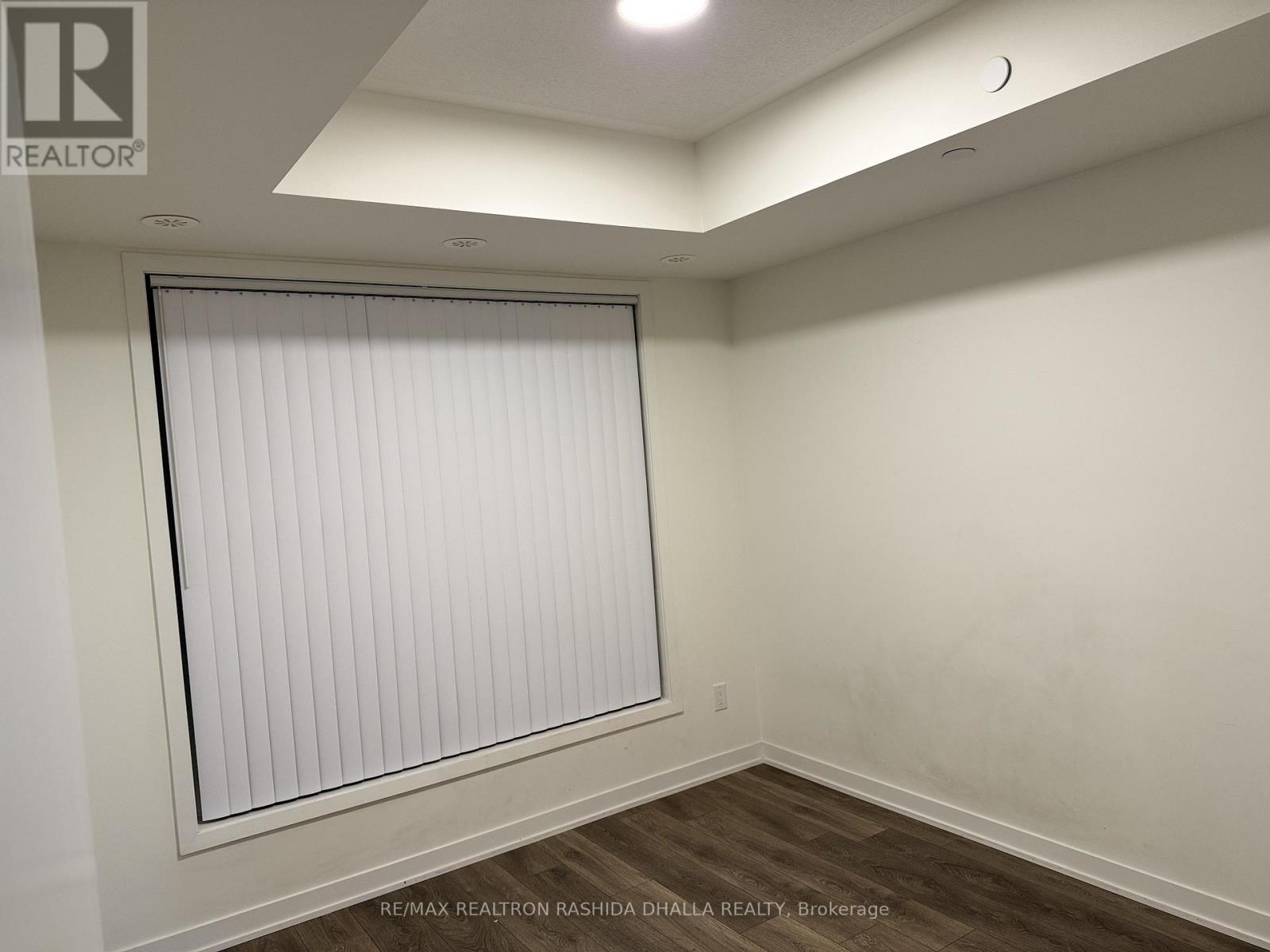 305 - 160 Canon Jackson Drive, Toronto, Ontario  M6M 0B6 - Photo 14 - W12982796