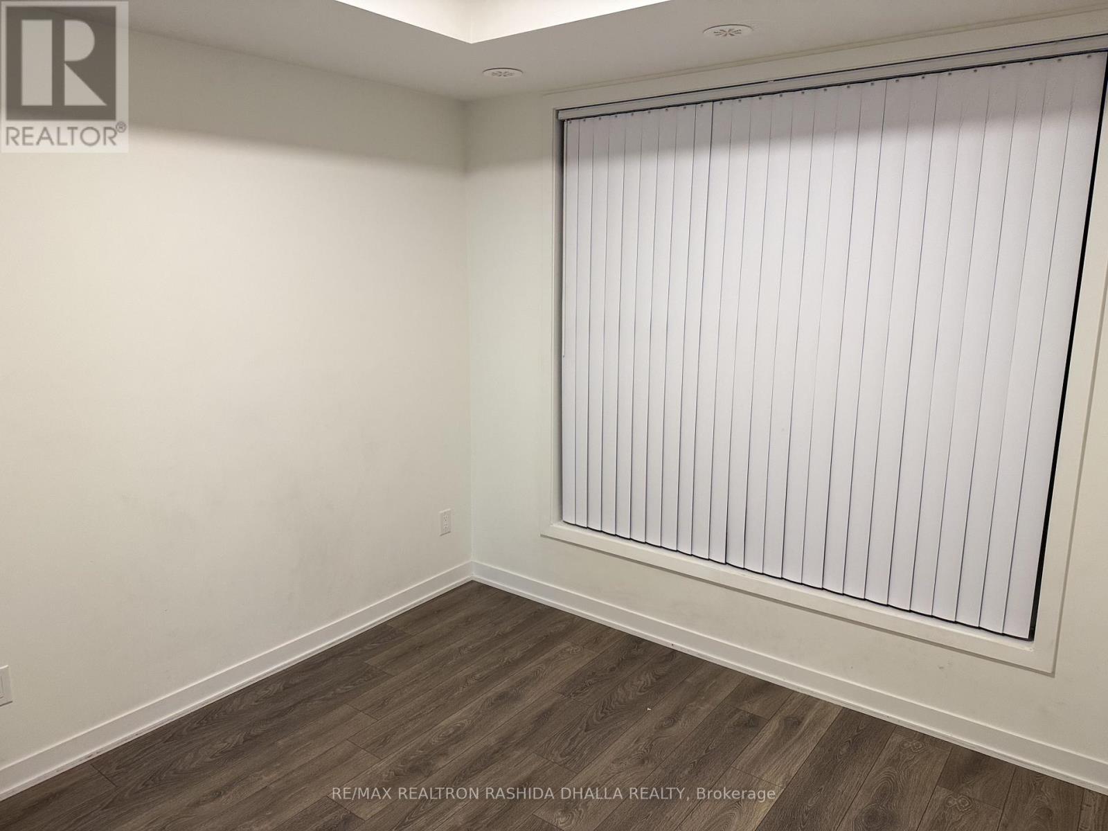 305 - 160 Canon Jackson Drive, Toronto, Ontario  M6M 0B6 - Photo 15 - W12982796