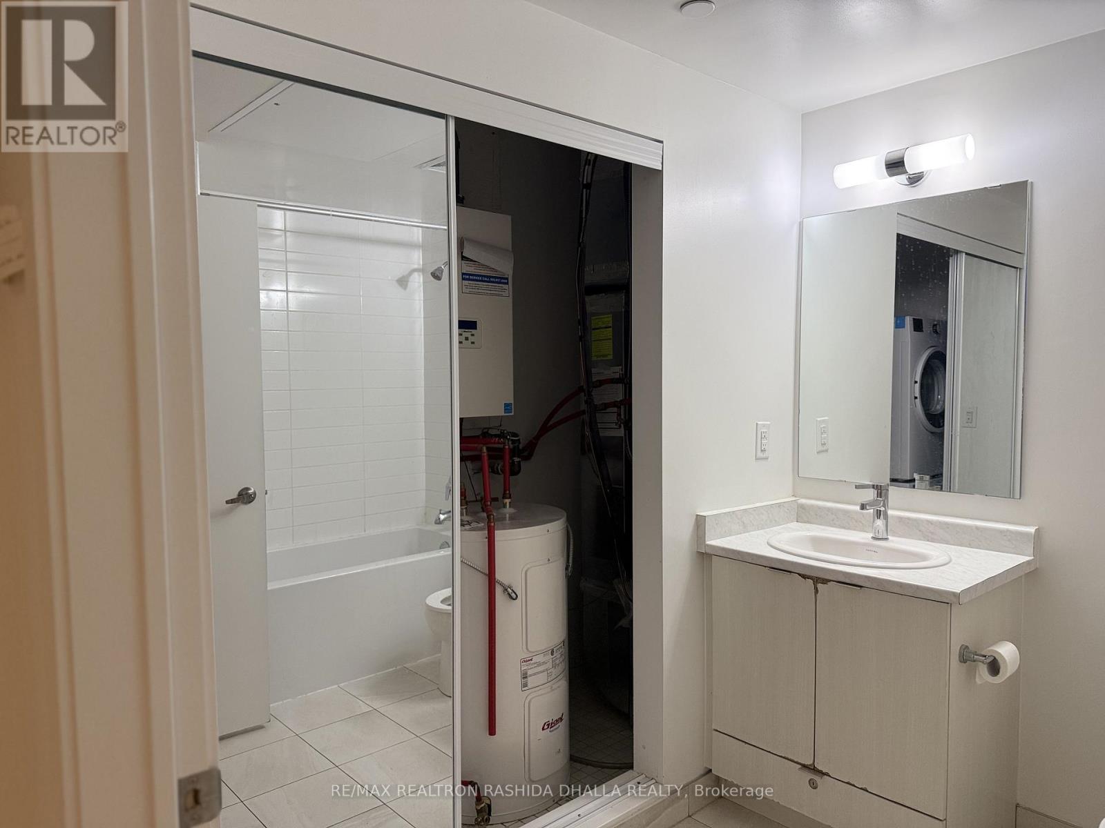 305 - 160 Canon Jackson Drive, Toronto, Ontario  M6M 0B6 - Photo 20 - W12982796