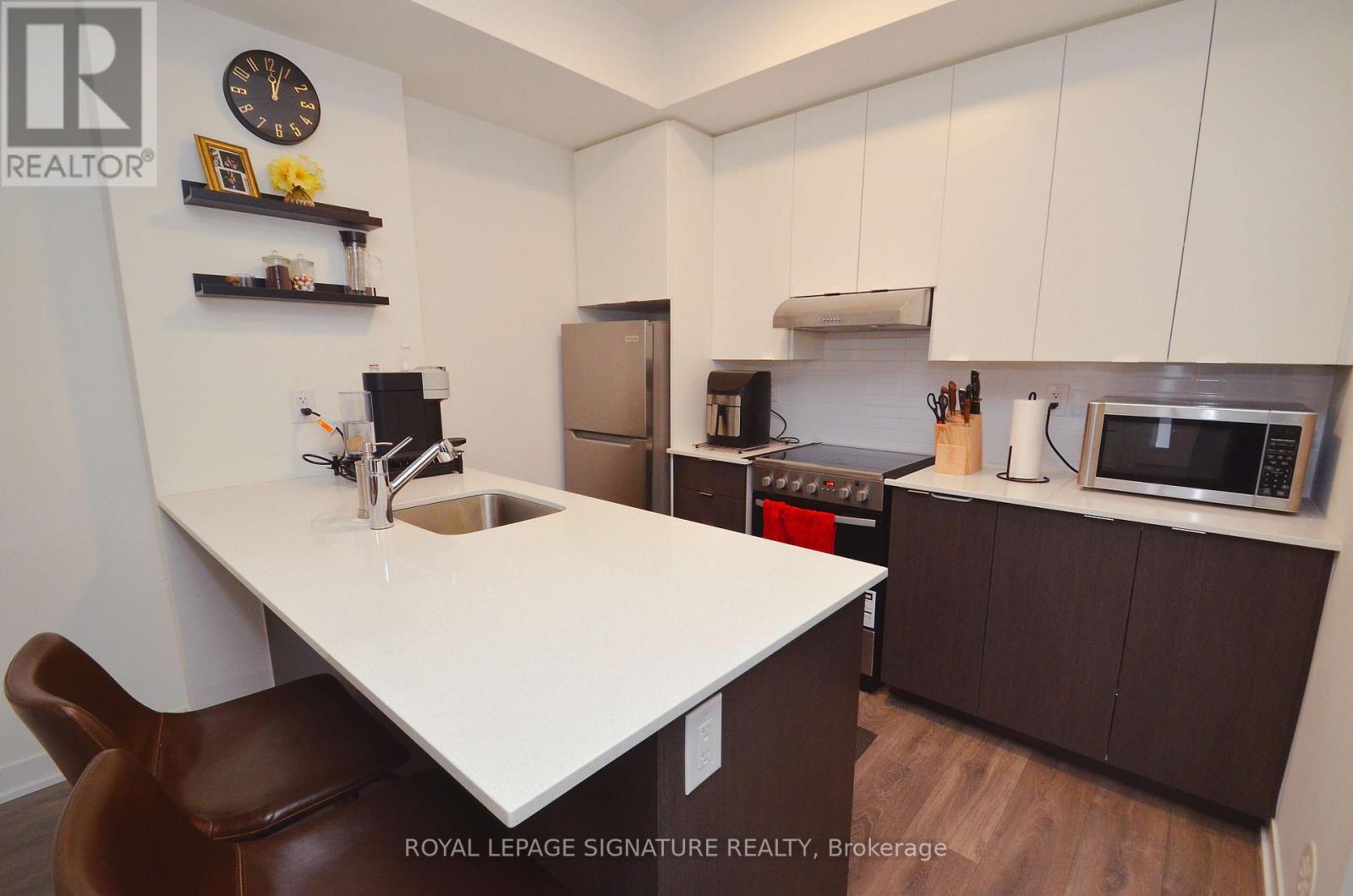 109 - 100 Canon Jackson Drive, Toronto, Ontario  M6M 0C1 - Photo 5 - W12982798