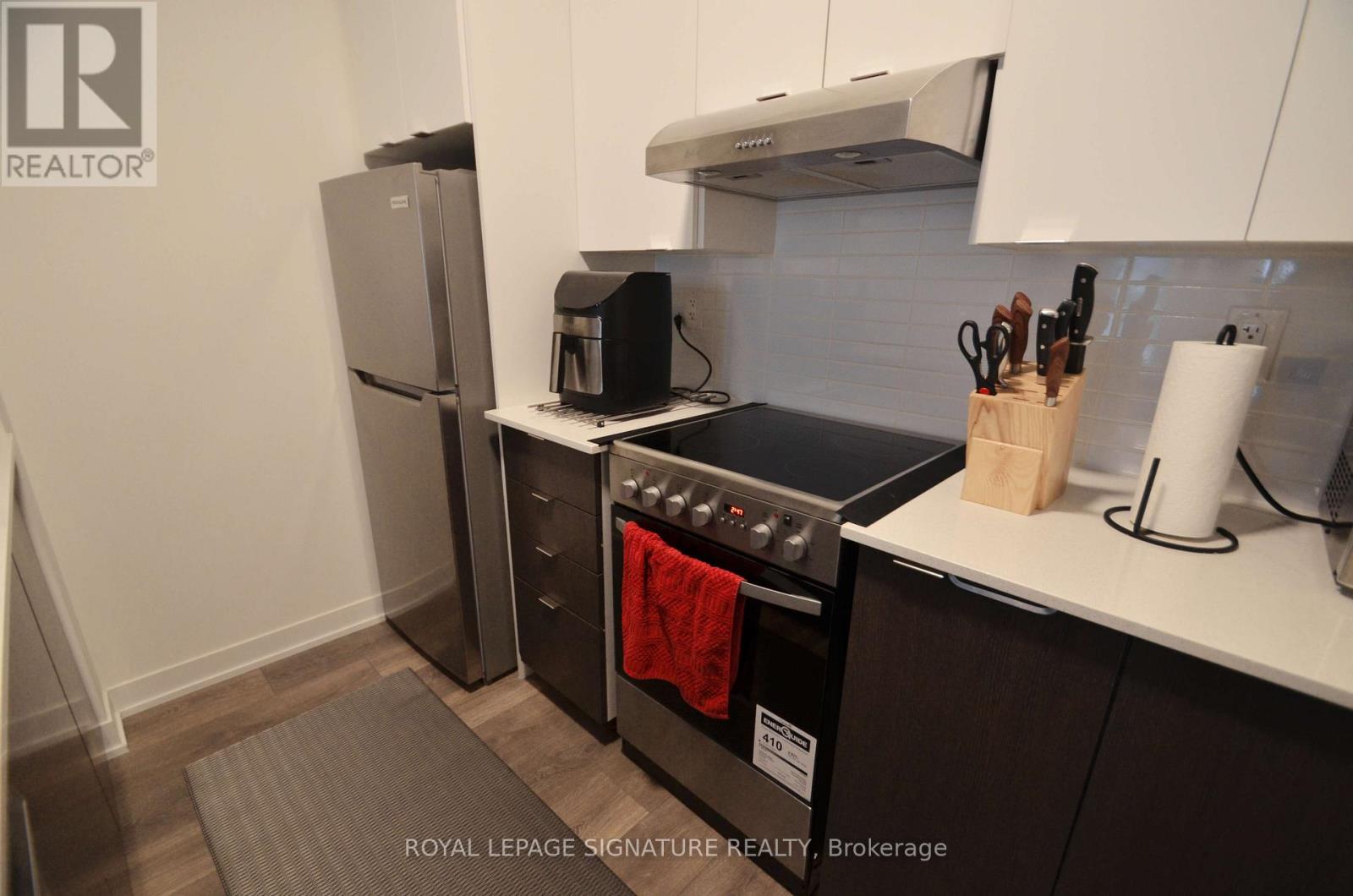 109 - 100 Canon Jackson Drive, Toronto, Ontario  M6M 0C1 - Photo 6 - W12982798