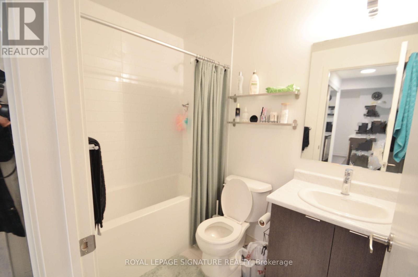 109 - 100 Canon Jackson Drive, Toronto, Ontario  M6M 0C1 - Photo 7 - W12982798