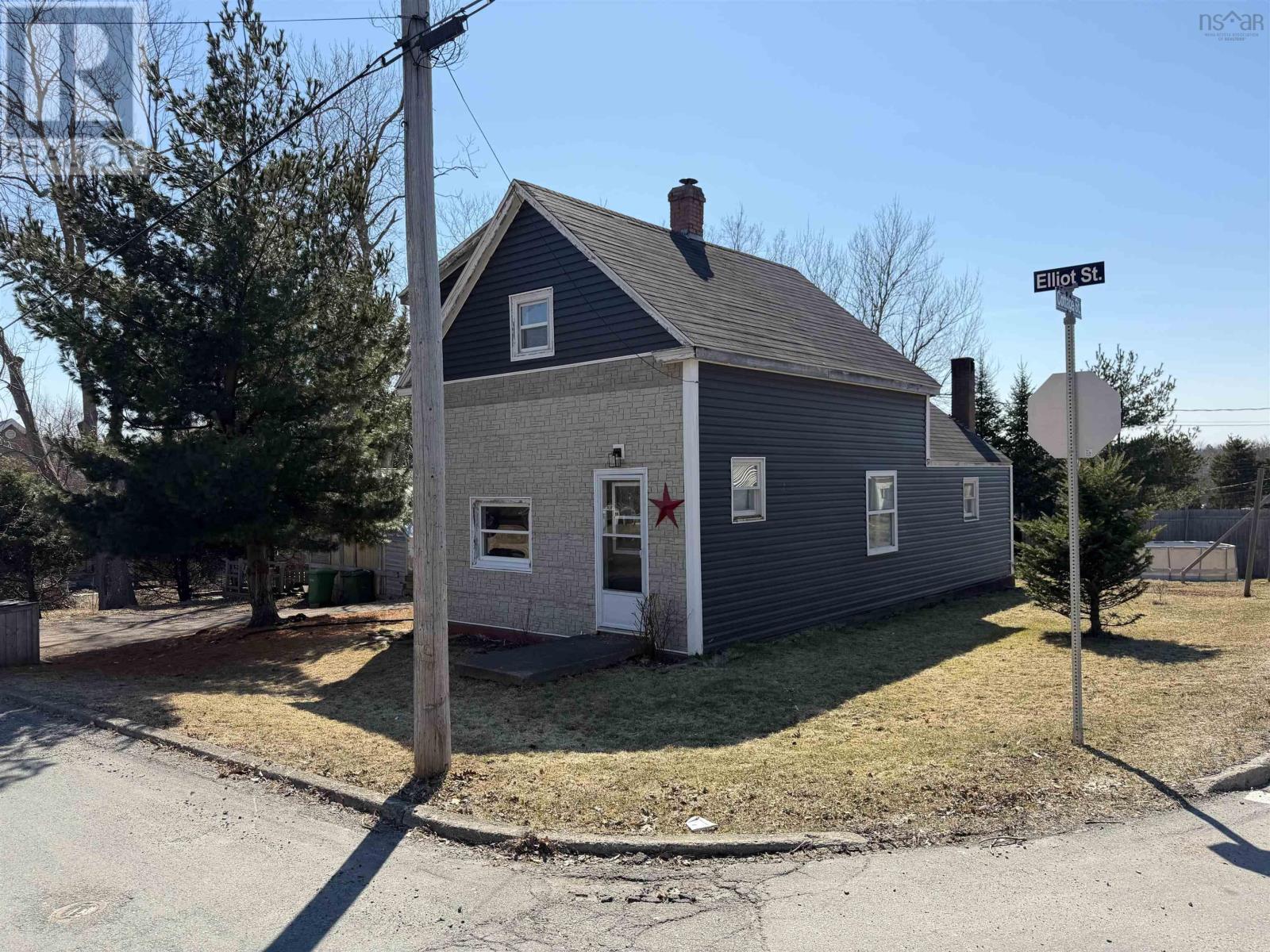 71 Elliott Street, Pictou, Nova Scotia  B0K 1H0 - Photo 2 - 202607001