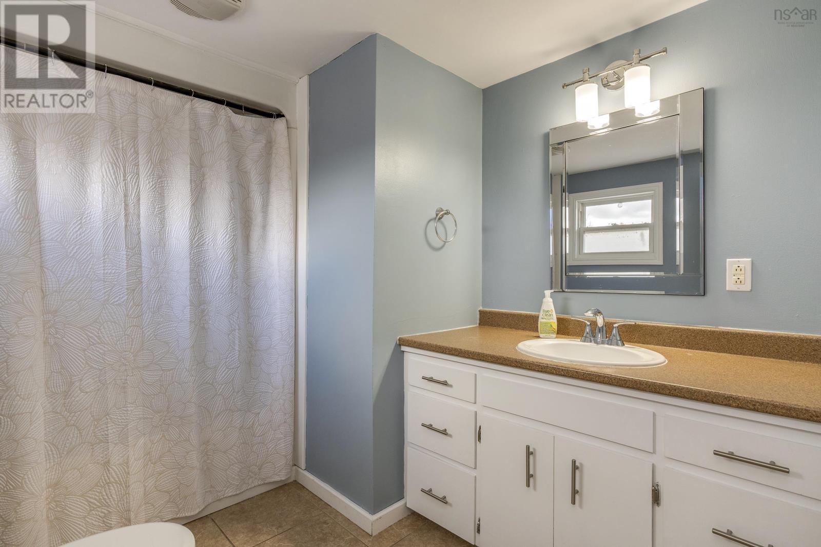 4168 1 Highway, South Berwick, Nova Scotia  B0P 1E0 - Photo 13 - 202607008