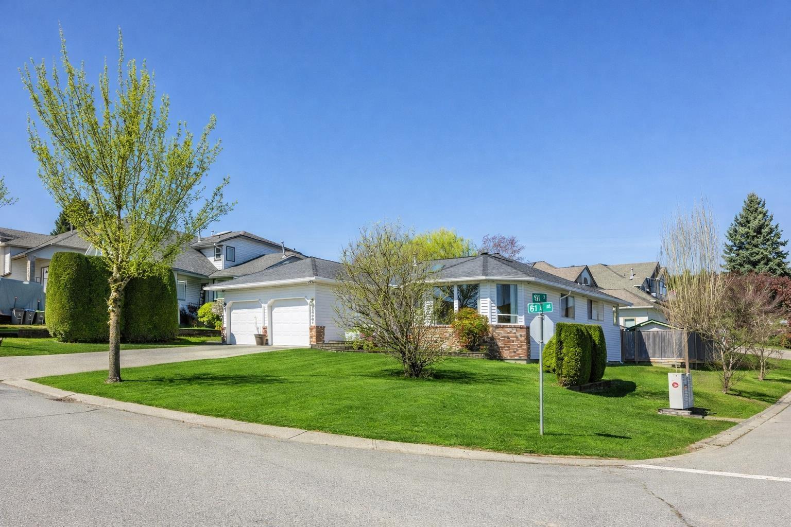 19091 61a Avenue, Surrey, British Columbia  V3S 8C8 - Photo 3 - R3109344