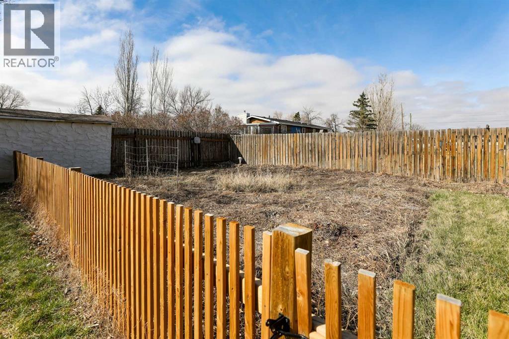 174 S 2 Street W, Magrath, Alberta  T0K 1J0 - Photo 3 - A2299805