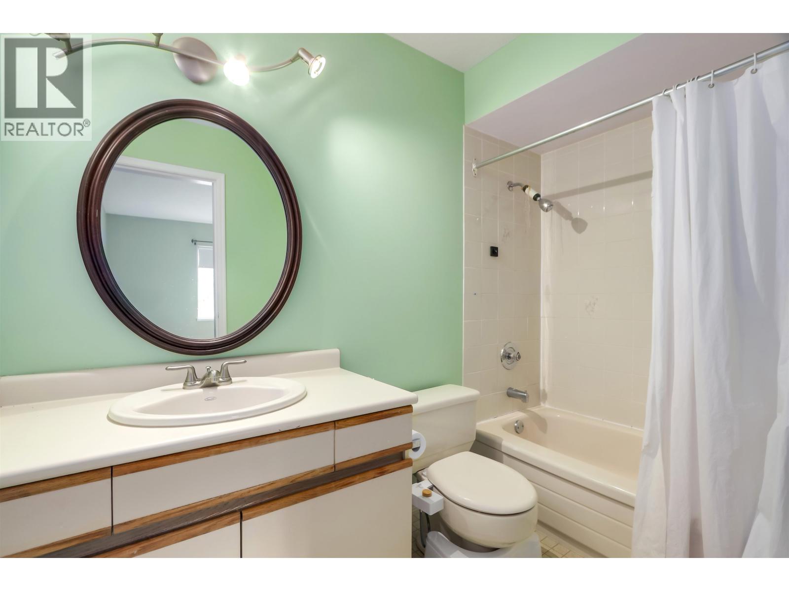 229 W 22nd Street, North Vancouver, British Columbia  V7M 2A2 - Photo 12 - R3107292