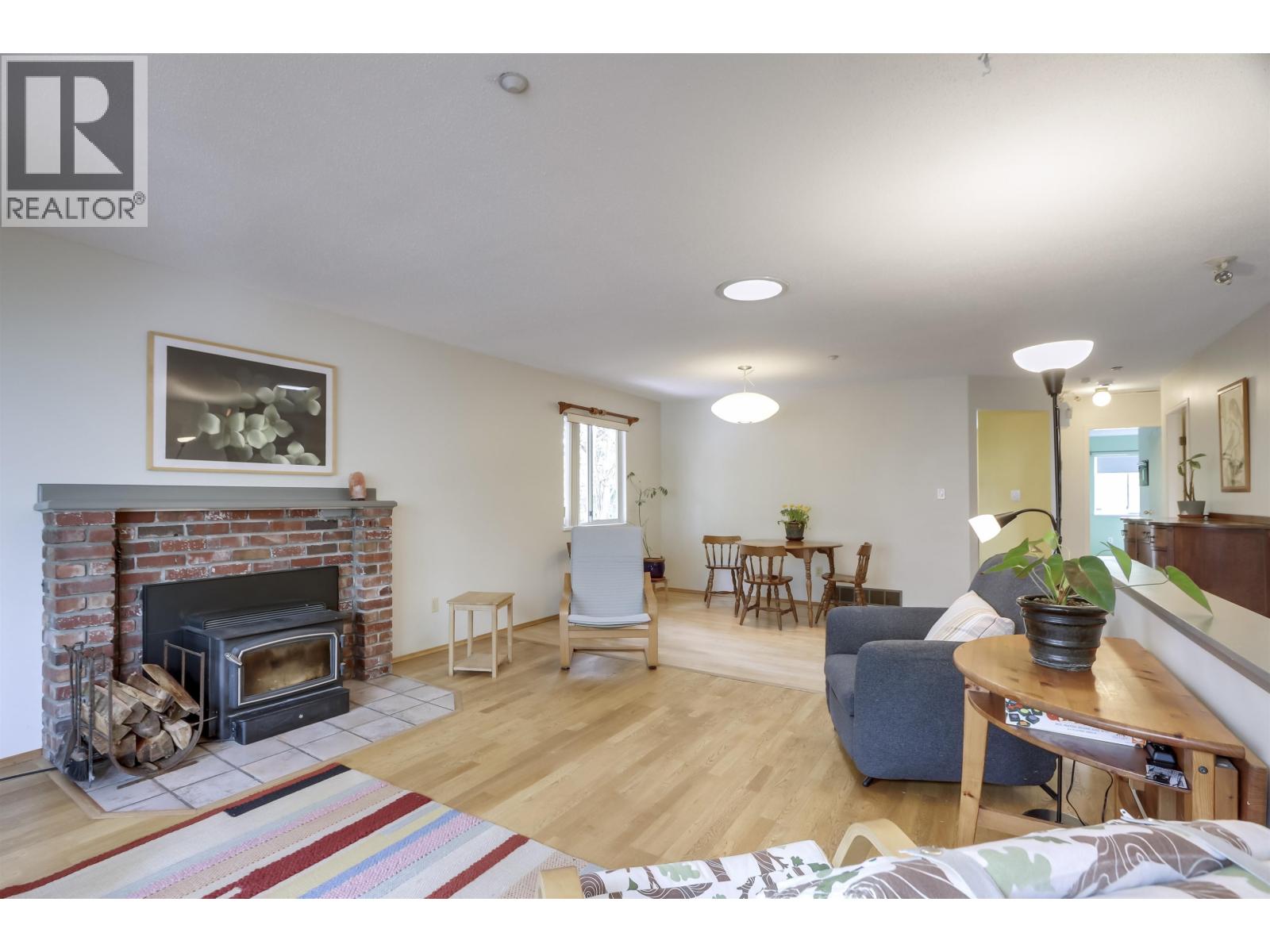 229 W 22nd Street, North Vancouver, British Columbia  V7M 2A2 - Photo 5 - R3107292