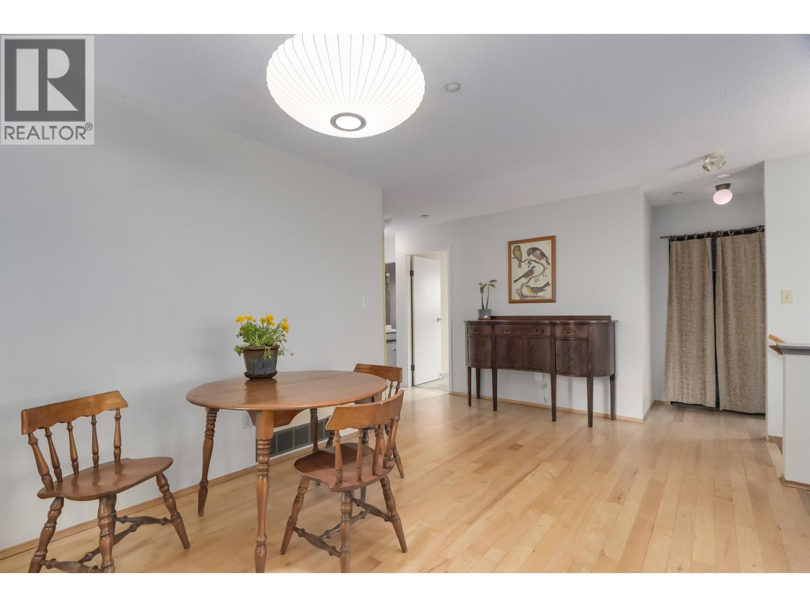 229 W 22nd Street, North Vancouver, British Columbia  V7M 2A2 - Photo 7 - R3107292