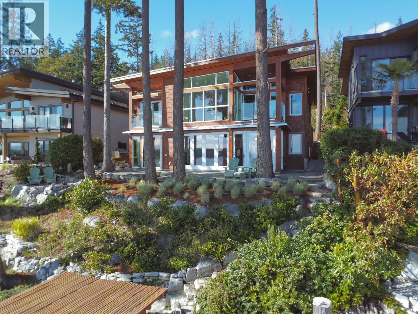 6085 SILVERSTONE LANE, Sechelt, British Columbia