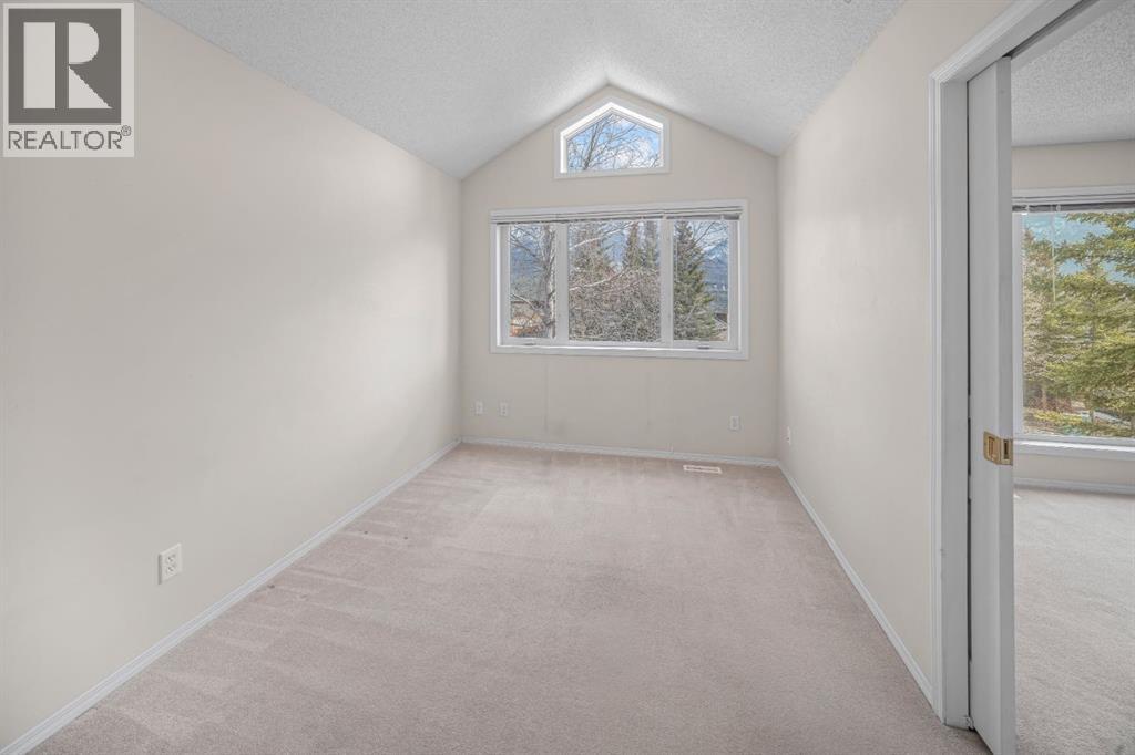 136 Morris, Canmore, Alberta  T1W 2W6 - Photo 34 - A2300455