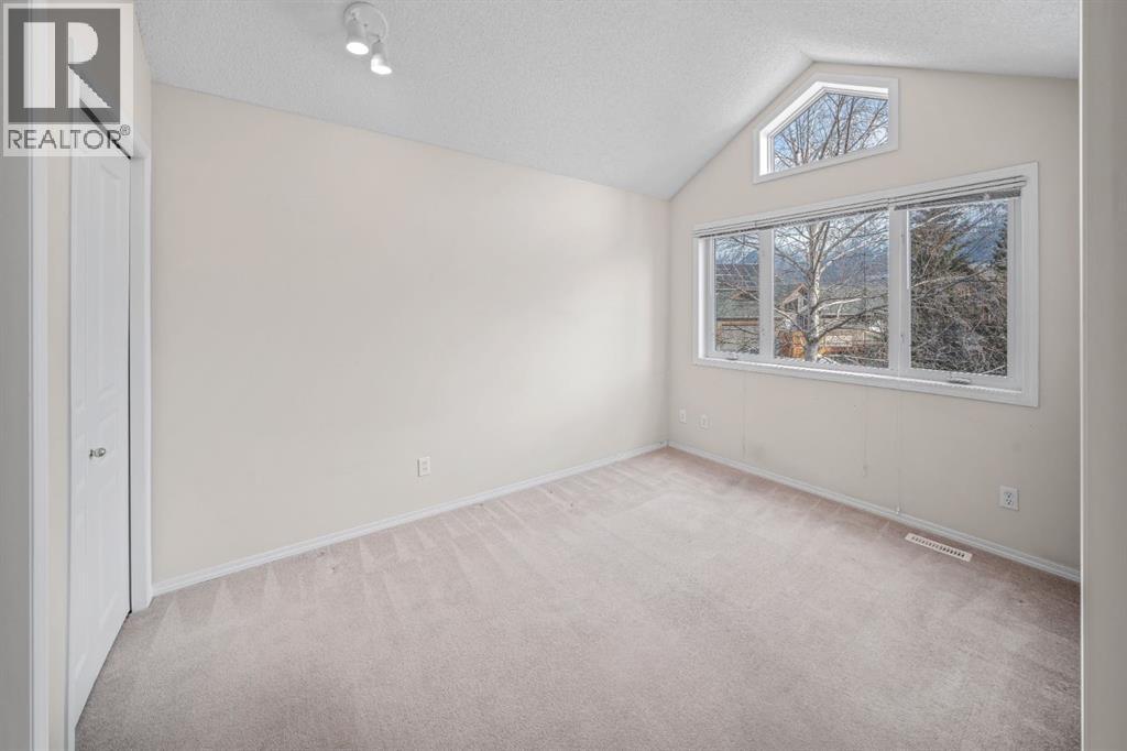 136 Morris, Canmore, Alberta  T1W 2W6 - Photo 35 - A2300455