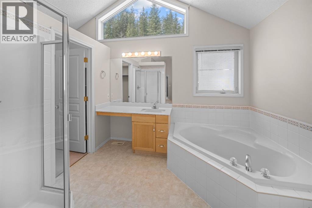 136 Morris, Canmore, Alberta  T1W 2W6 - Photo 14 - A2300455