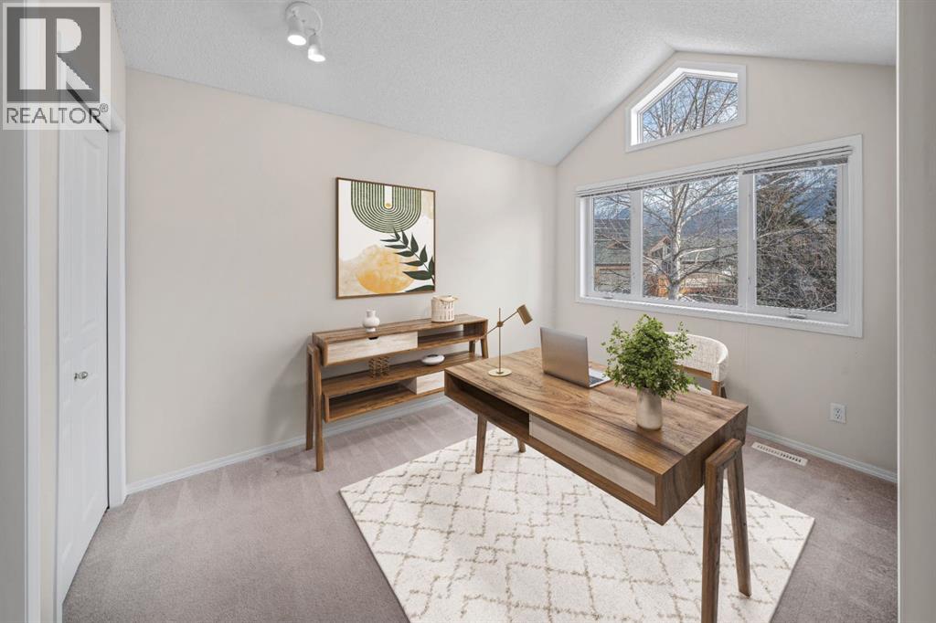 136 Morris, Canmore, Alberta  T1W 2W6 - Photo 3 - A2300455