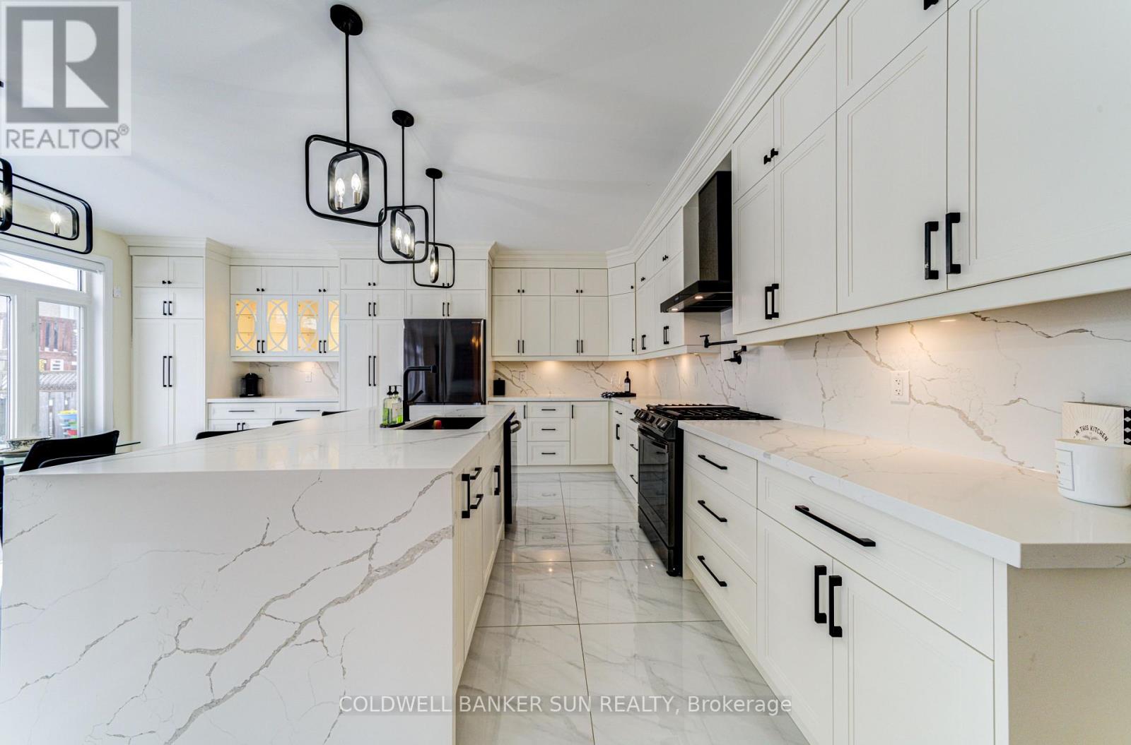 33 Ellis Crescent, Kawartha Lakes, Ontario  K9V 0A5 - Photo 14 - X12982506