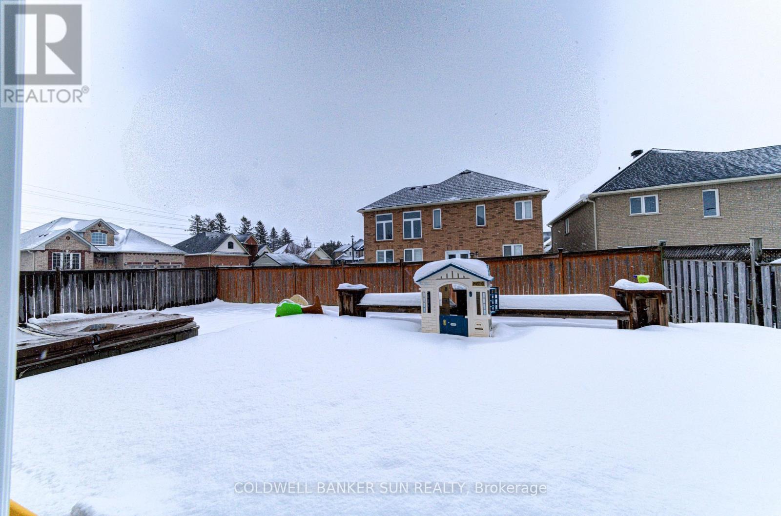 33 Ellis Crescent, Kawartha Lakes, Ontario  K9V 0A5 - Photo 45 - X12982506