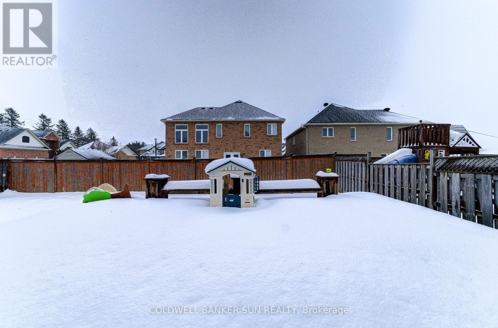 33 Ellis Crescent, Kawartha Lakes, Ontario  K9V 0A5 - Photo 46 - X12982506