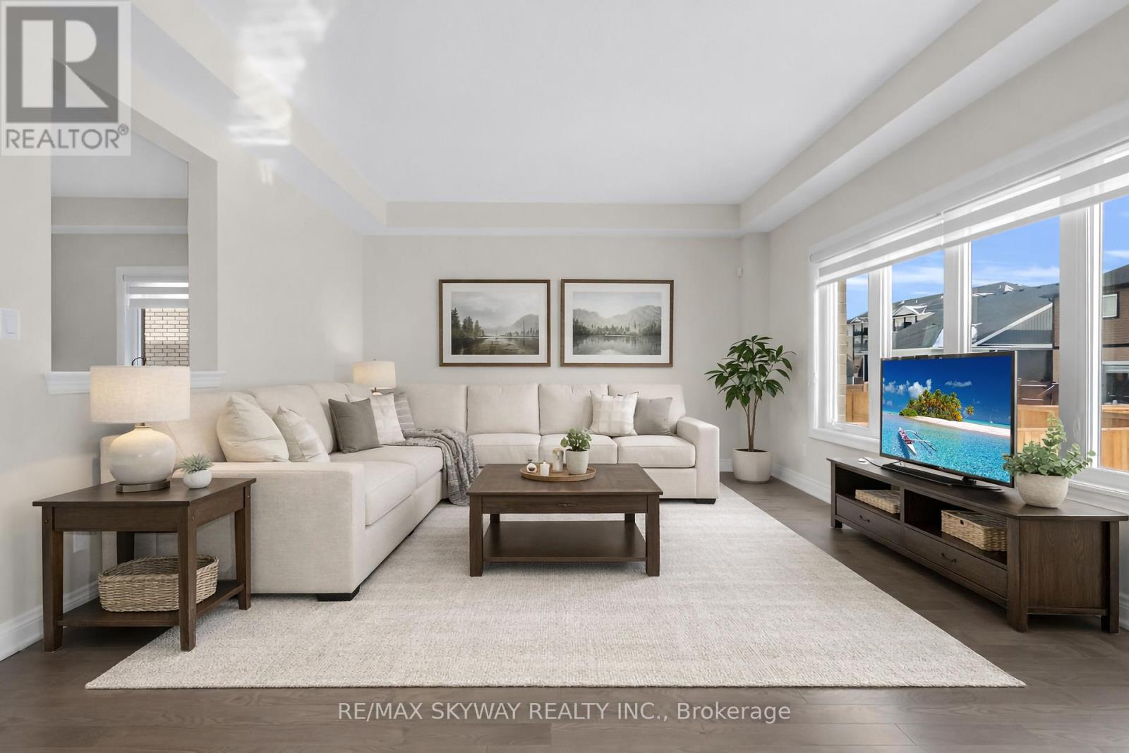 27 Monarch Street, Welland, Ontario  L3C 0E6 - Photo 11 - X12982546