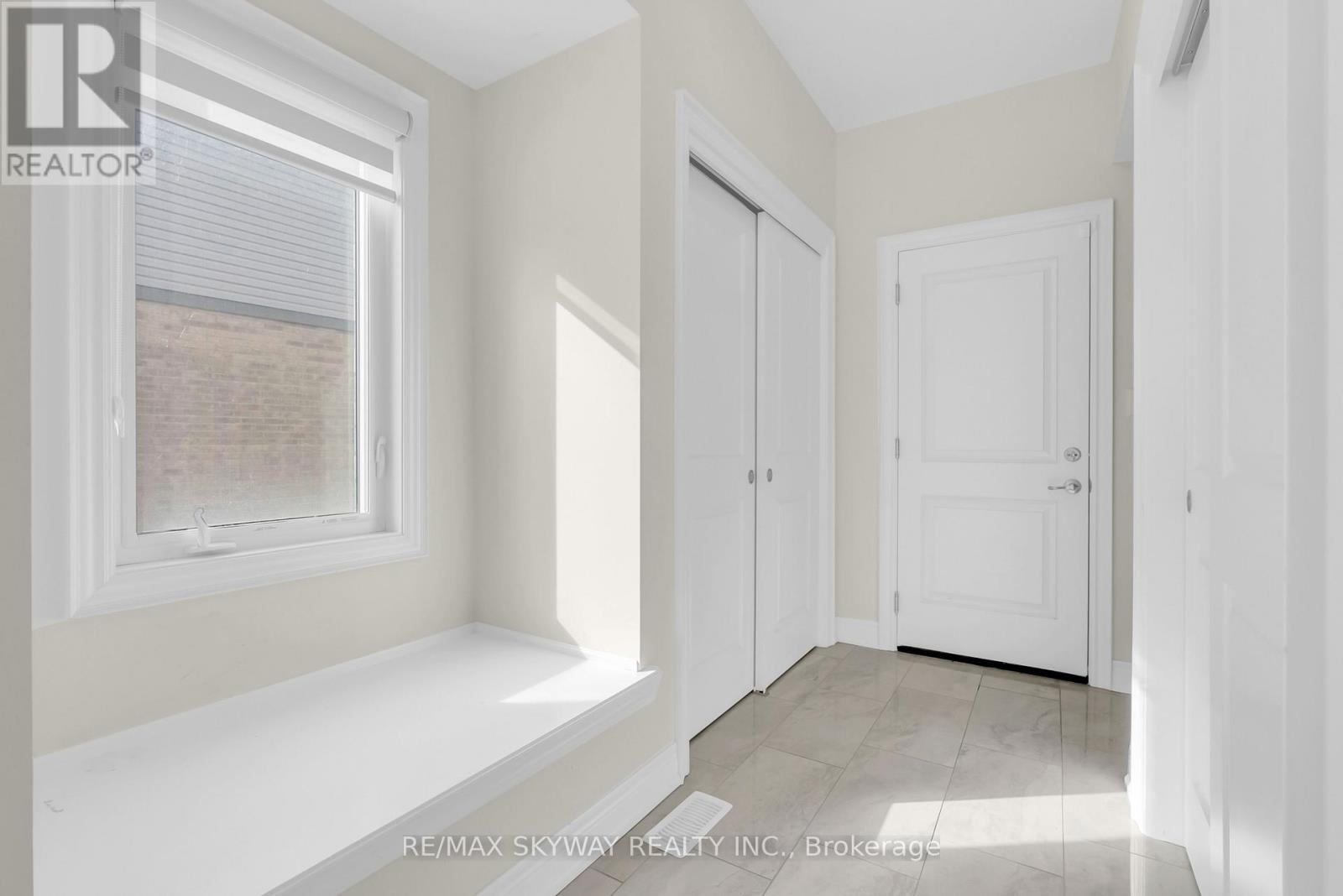 27 Monarch Street, Welland, Ontario  L3C 0E6 - Photo 16 - X12982546