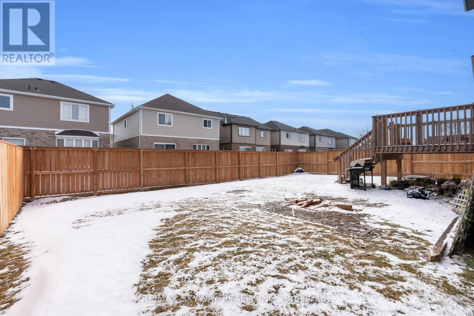 27 Monarch Street, Welland, Ontario  L3C 0E6 - Photo 39 - X12982546