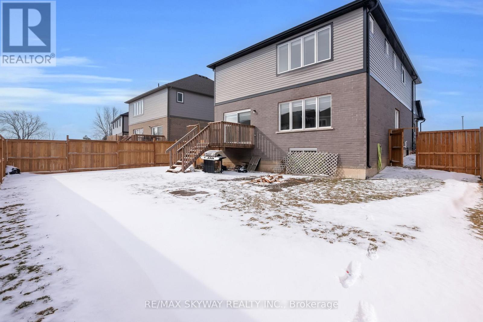 27 Monarch Street, Welland, Ontario  L3C 0E6 - Photo 40 - X12982546