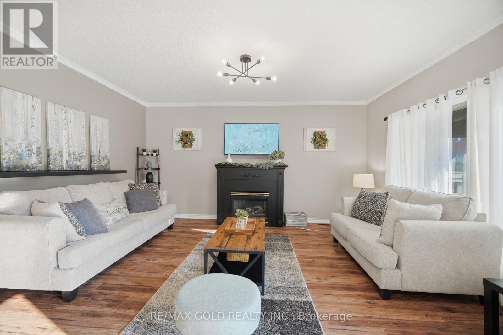 330 Wallace Street, Shelburne, Ontario  L9V 2S2 - Photo 10 - X12982556