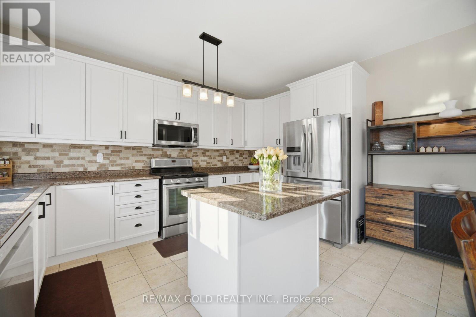 330 Wallace Street, Shelburne, Ontario  L9V 2S2 - Photo 21 - X12982556