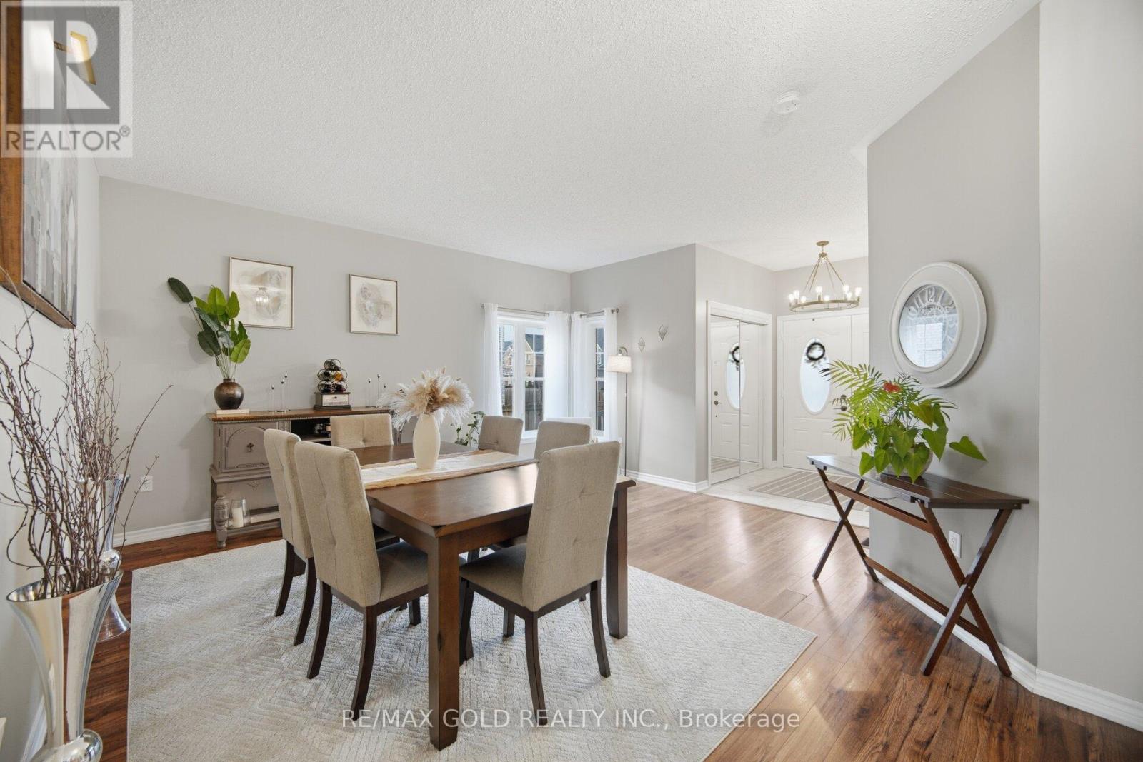 330 Wallace Street, Shelburne, Ontario  L9V 2S2 - Photo 7 - X12982556