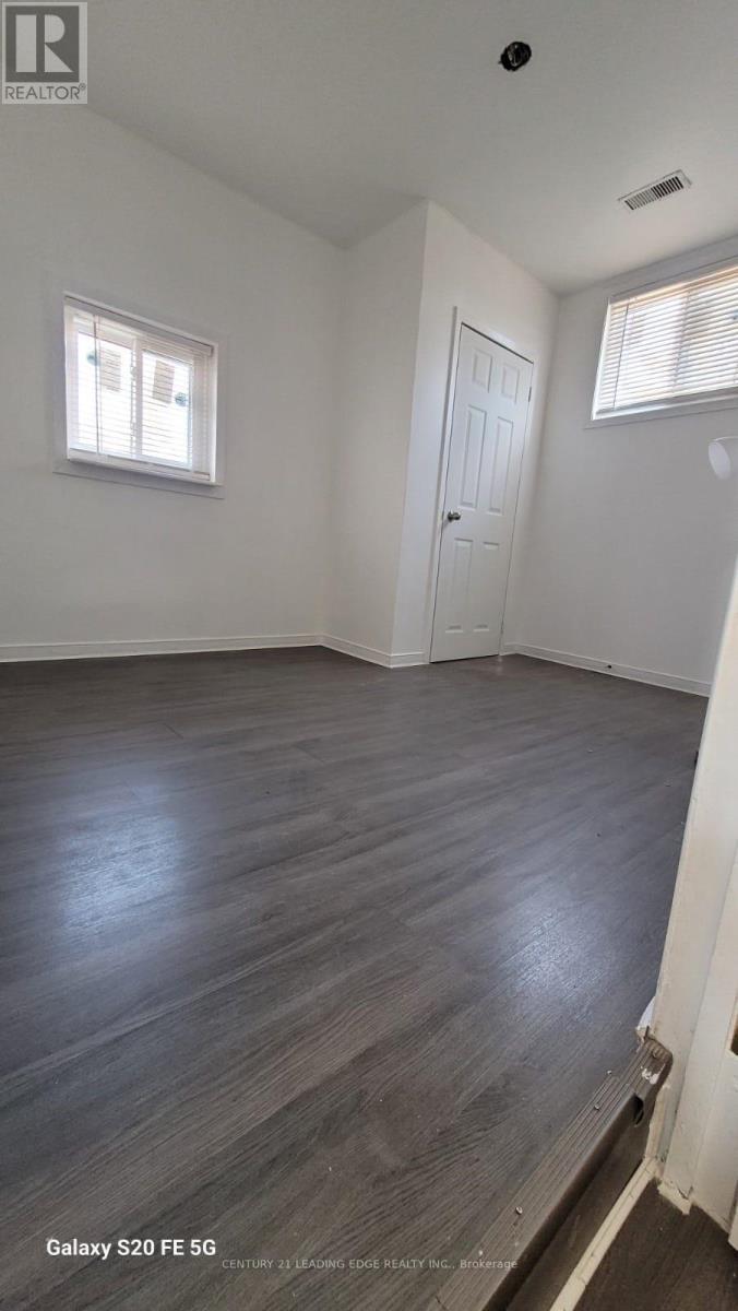 505 Dolph Street N, Cambridge, Ontario  N3H 2B1 - Photo 2 - X12982580