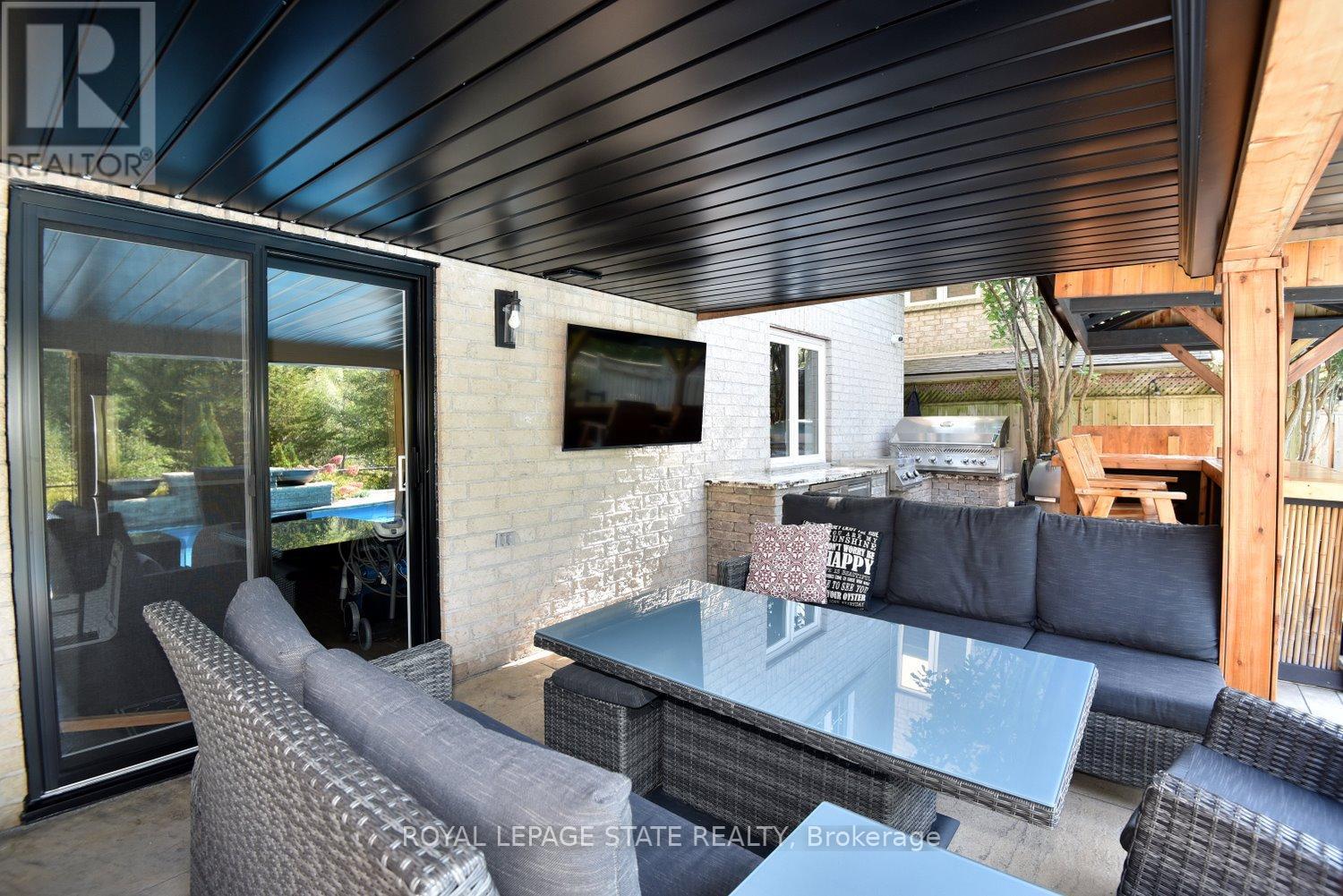 483 Valridge Drive, Hamilton, Ontario  L9G 0B2 - Photo 6 - X12982692