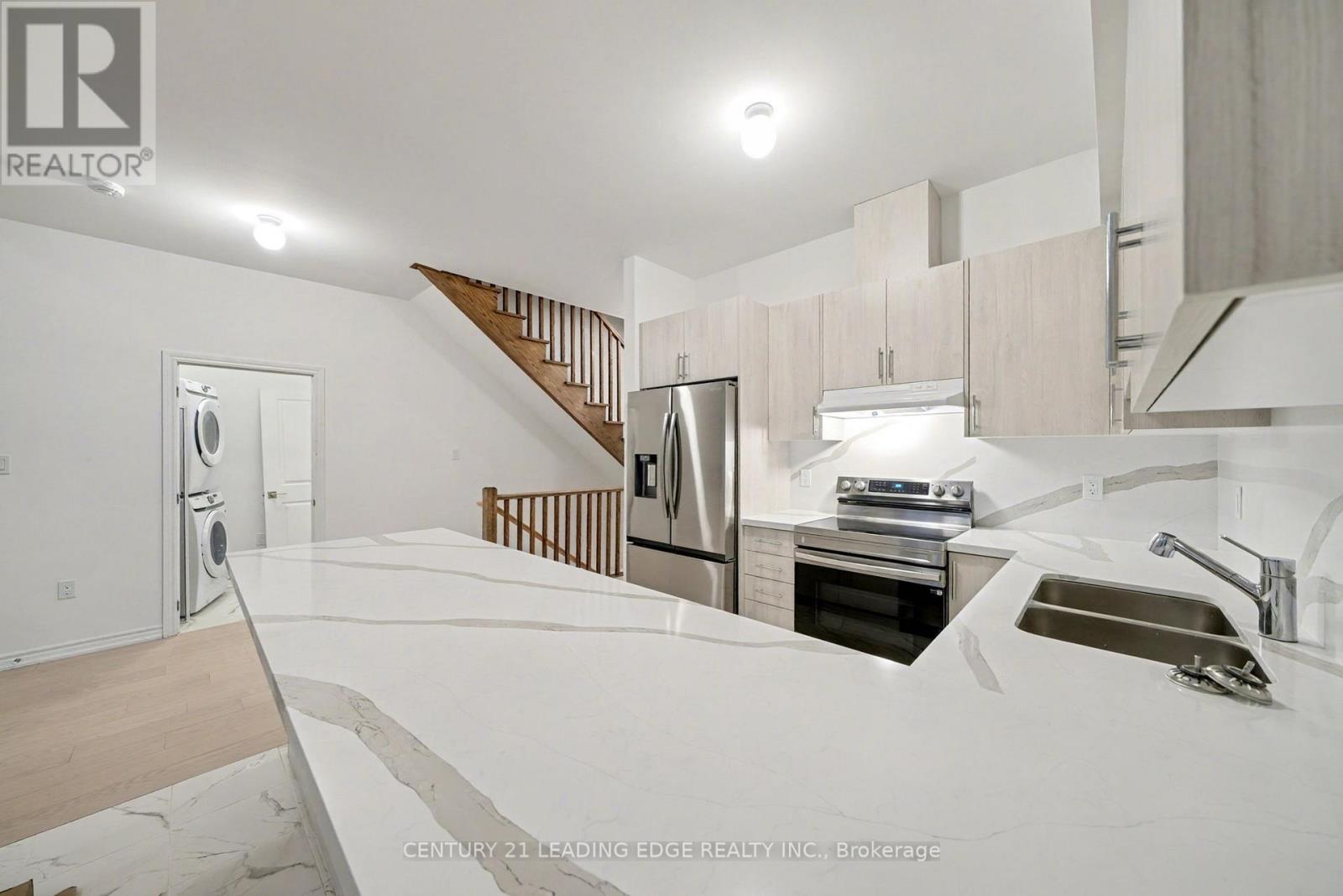 8 Turnberry Court, Bracebridge, Ontario  P1L 0N5 - Photo 14 - X12982750