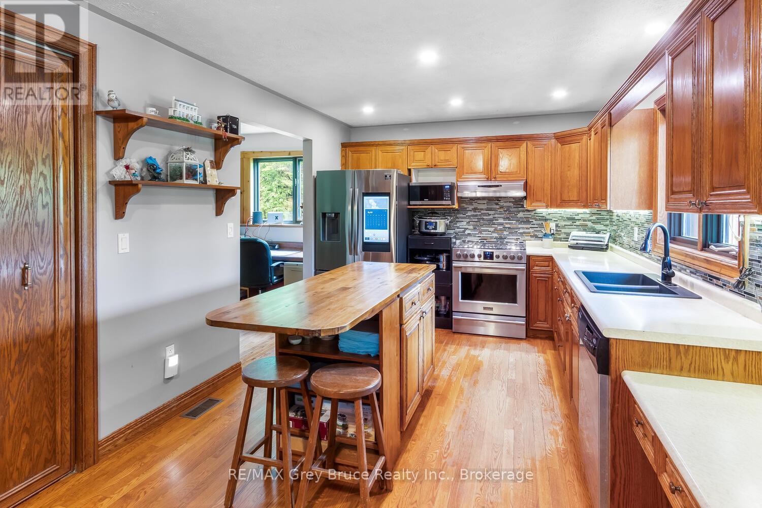 1033 Bruce Road 9, South Bruce Peninsula, Ontario  N0H 2T0 - Photo 8 - X12749326