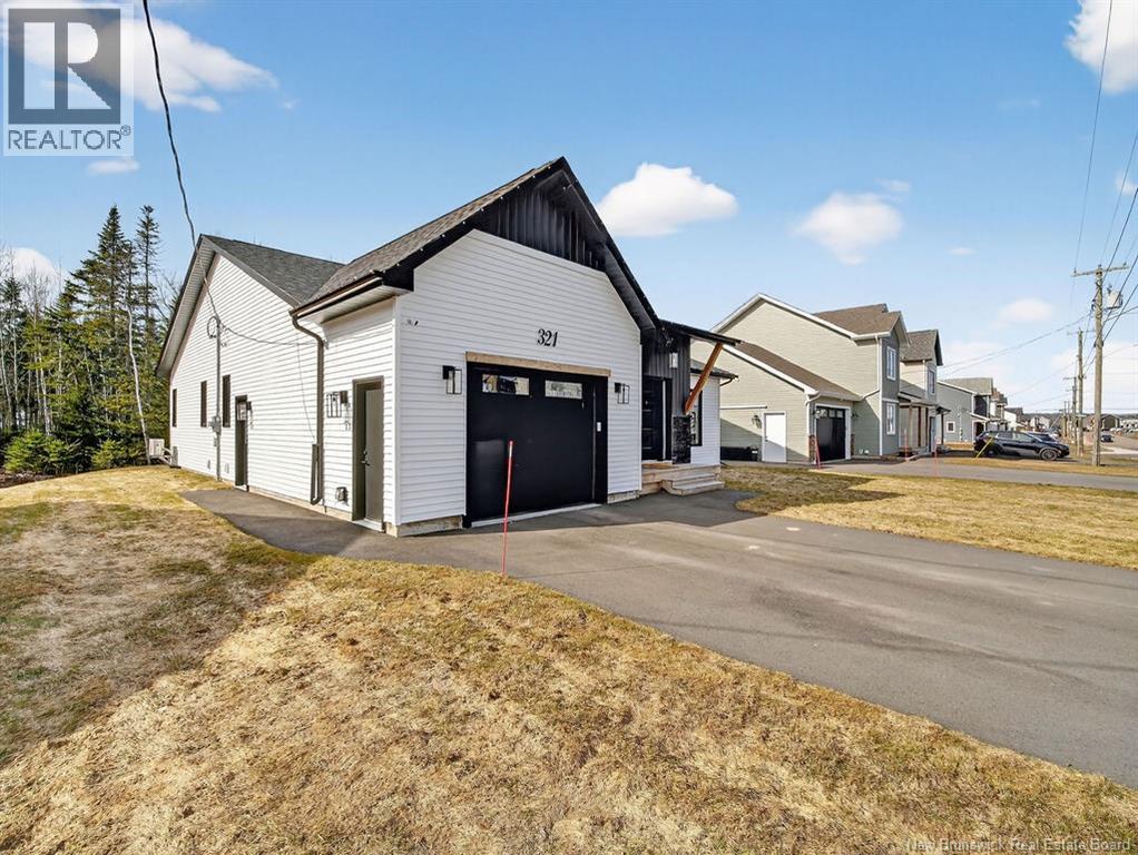 321 Falcon Drive, Moncton, New Brunswick  E1G 6J6 - Photo 2 - NB136884