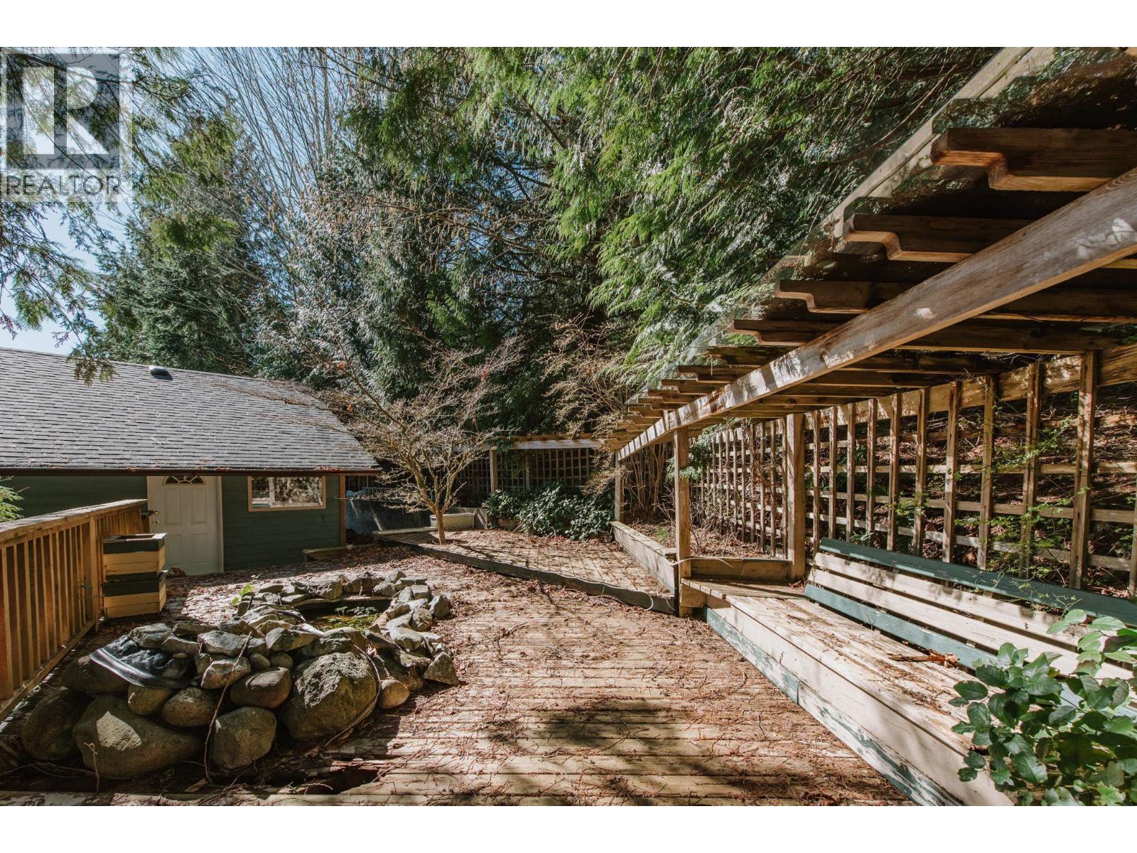 1205 St Andrews Road, Gibsons, British Columbia  V0N 1V1 - Photo 37 - R3104480