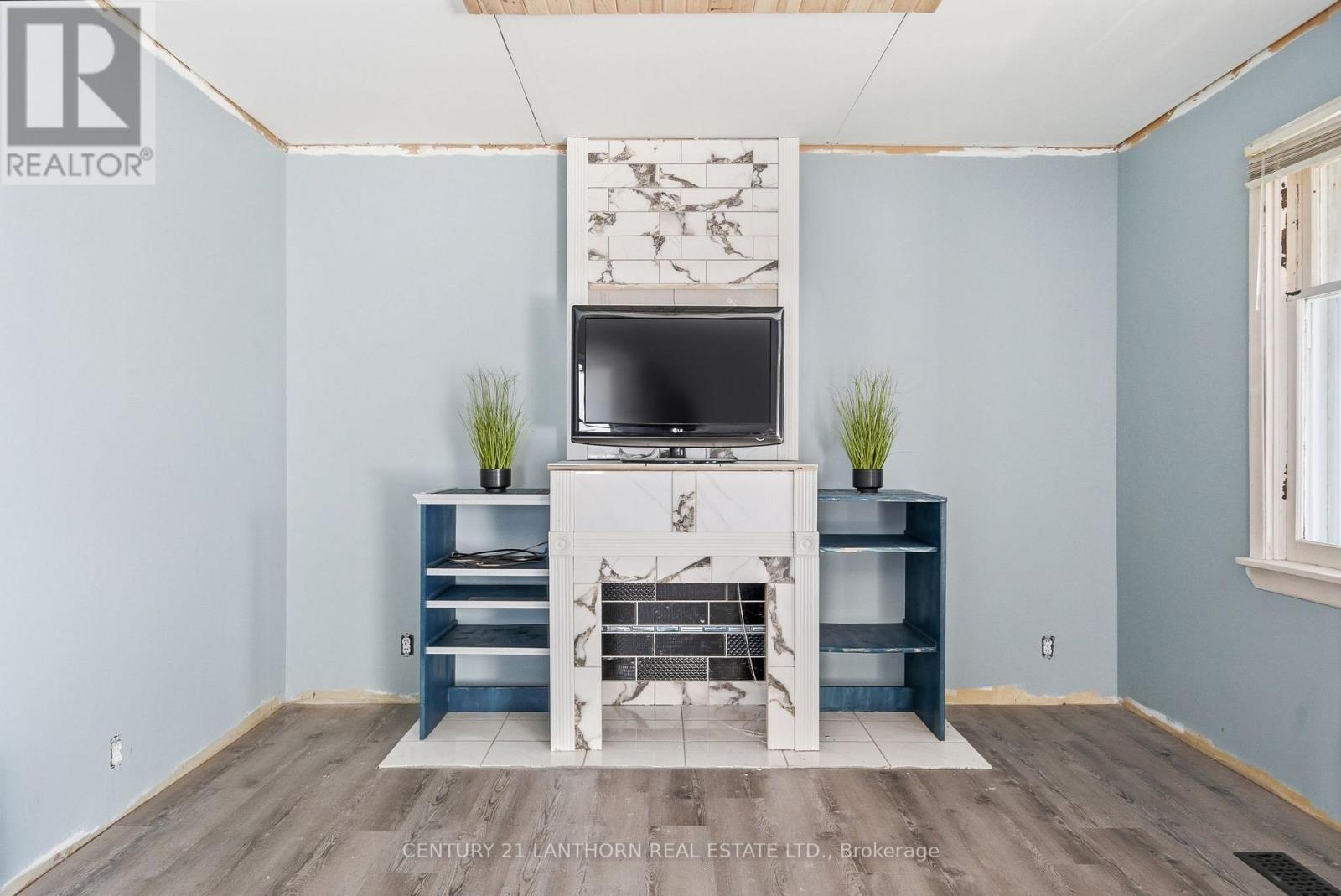 305 Drew Street, Oshawa, Ontario L1H 5A6 - Photo 13 - E12982812