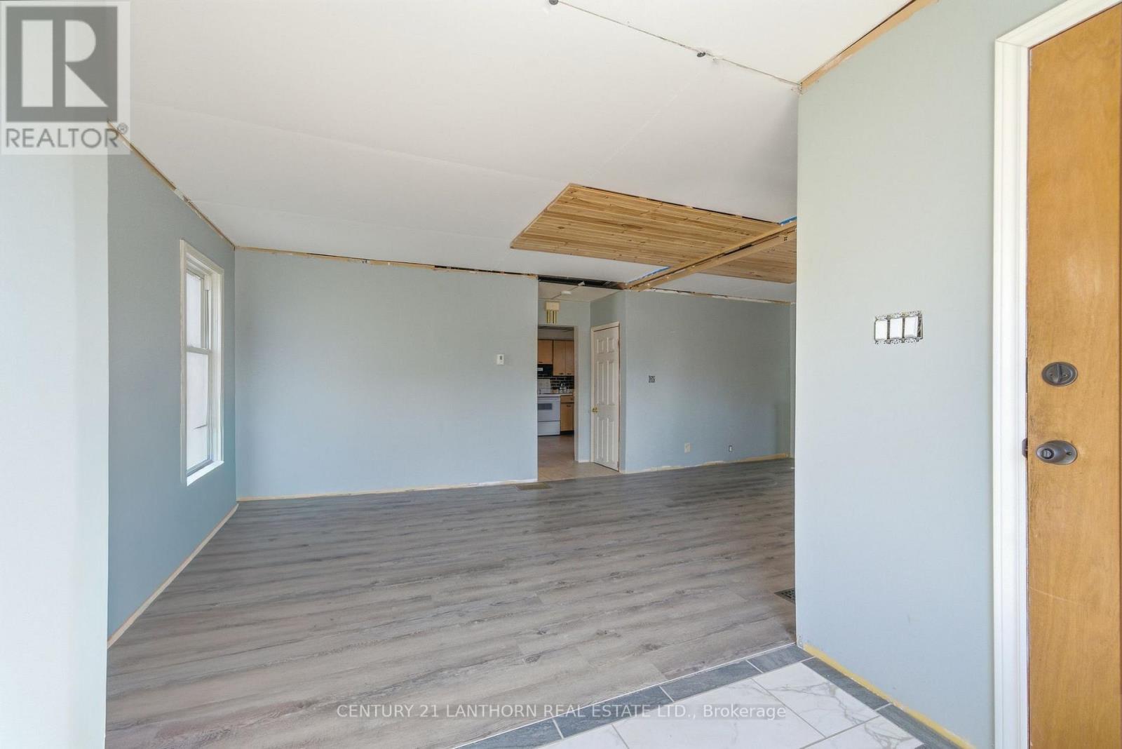 305 Drew Street, Oshawa, Ontario L1H 5A6 - Photo 7 - E12982812