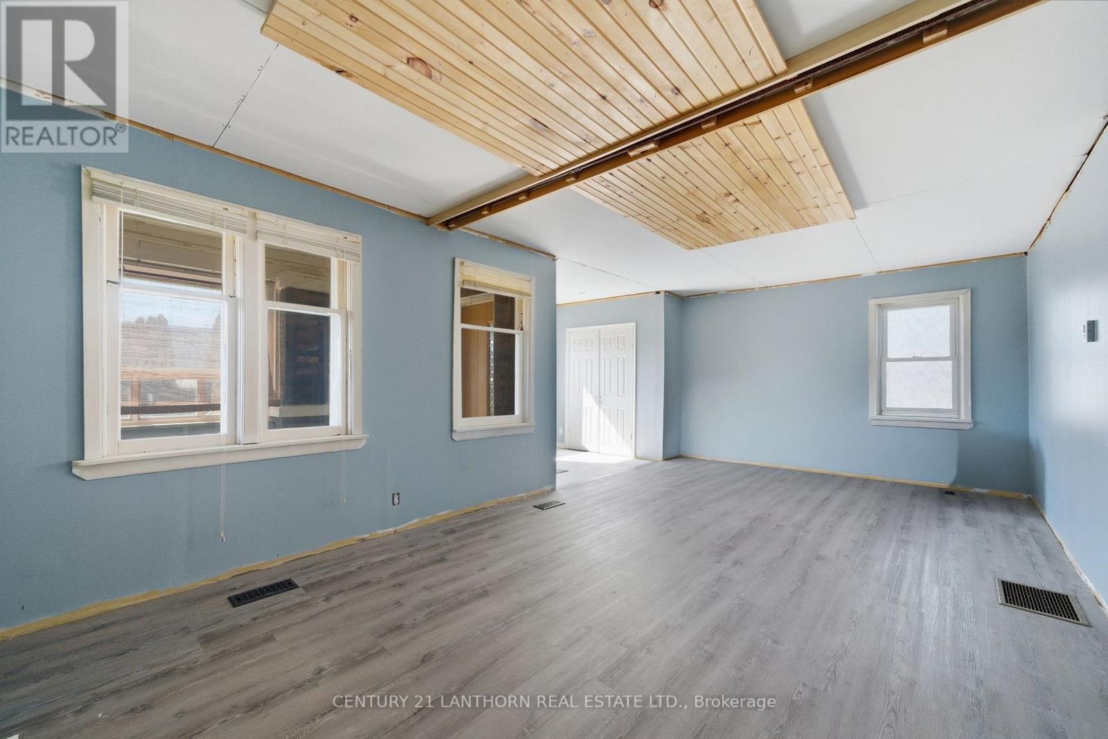 305 Drew Street, Oshawa, Ontario L1H 5A6 - Photo 9 - E12982812